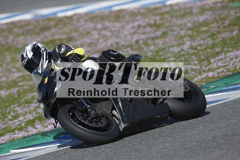 /Archiv-2024/02 29.01.-02.02.2024 Moto Center Thun Jerez/Gruppe rot-red/backside